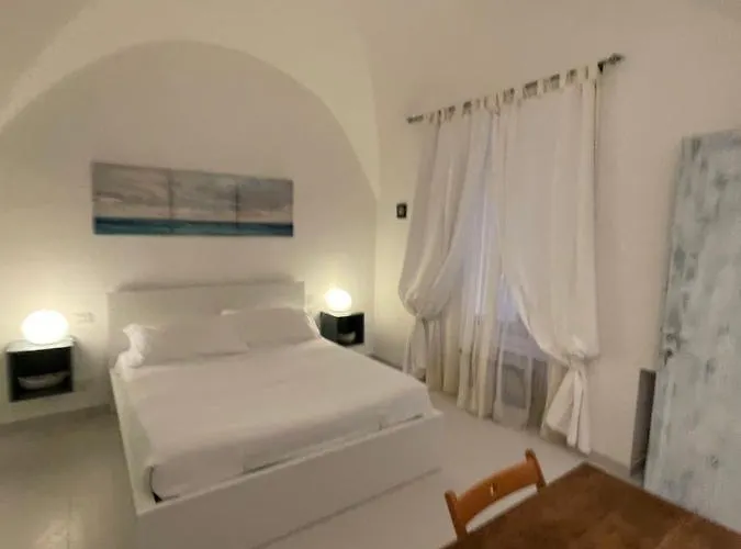 La Casa Di Alessia 3* 卡莫利